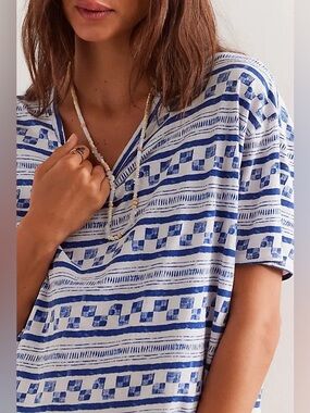 We The Free Nina Printed t-shirt Sz Medium - NWT